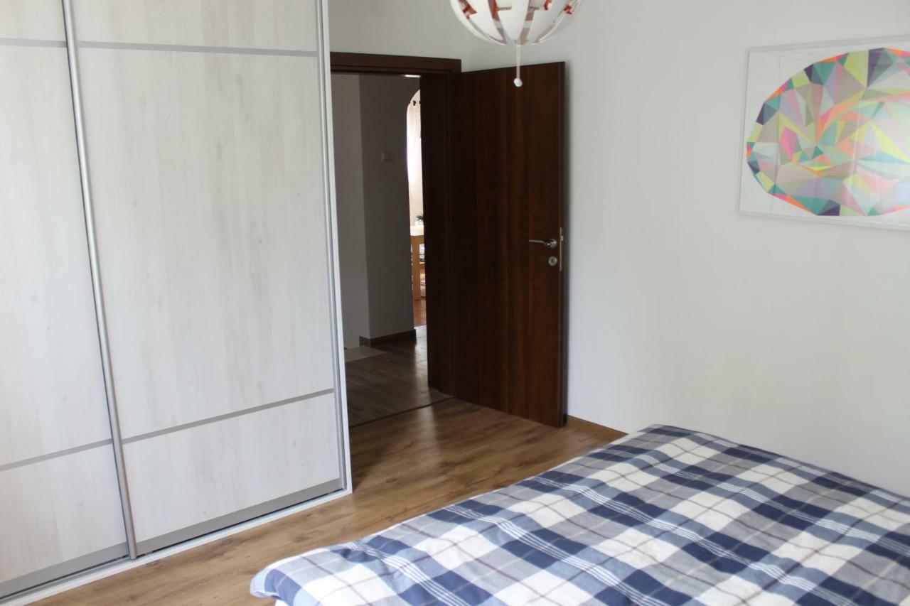 Apartments Dina Pula Exterior foto
